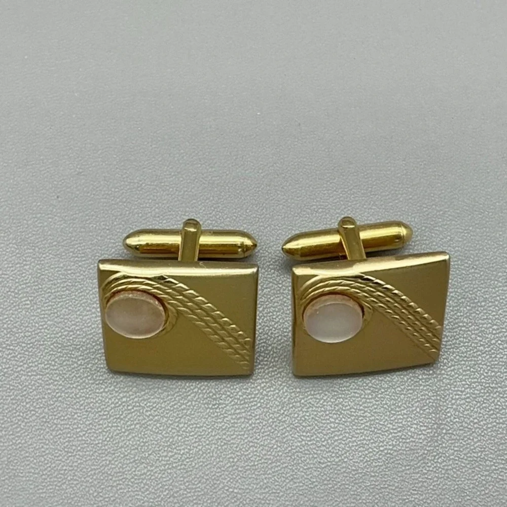 SWANK Vintage Gold Tone Square Mother of Pearl Mens Cufflinks MCM